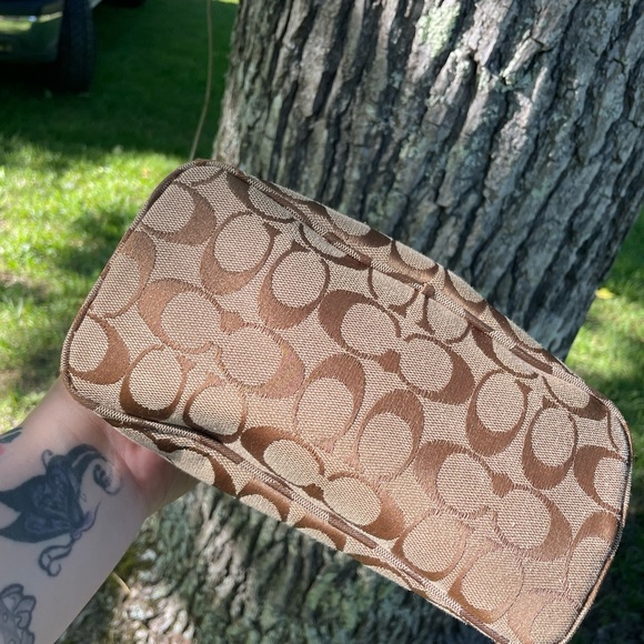 Coach Coach Coach Coach Coach Coach Coach Coach Coach Coach Coach Coach Coach. - Picture 3 of 7